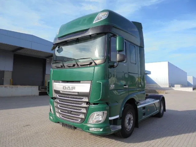 DAF XF 106.460 SUPER SPACE CAB - Gjysmë-kamion: foto 1 DAF XF 106.460 SUPER SPACE CAB - Gjysmë-kamion: foto 1