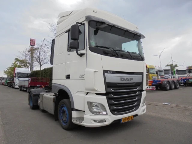 DAF XF 410 6X2 - Gjysmë-kamion: foto 3 DAF XF 410 6X2 - Gjysmë-kamion: foto 3