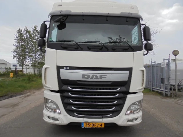DAF XF 410 6X2 - Gjysmë-kamion: foto 2 DAF XF 410 6X2 - Gjysmë-kamion: foto 2