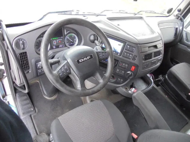 DAF XF 440 SUPER SPACE CAB NL TRUCK - Gjysmë-kamion: foto 4 DAF XF 440 SUPER SPACE CAB NL TRUCK - Gjysmë-kamion: foto 4