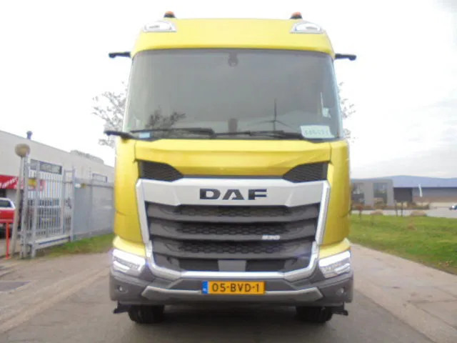 DAF XFC 530 FT DEMO KIEPHYDROLIEK MET FABRIEKS GARANTIE NL TRUCK - Gjysmë-kamion: foto 3 DAF XFC 530 FT DEMO KIEPHYDROLIEK MET FABRIEKS GARANTIE NL TRUCK - Gjysmë-kamion: foto 3