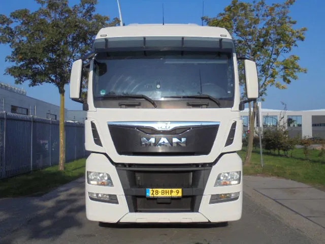 MAN TGX 18.400 XL - Gjysmë-kamion: foto 2 MAN TGX 18.400 XL - Gjysmë-kamion: foto 2