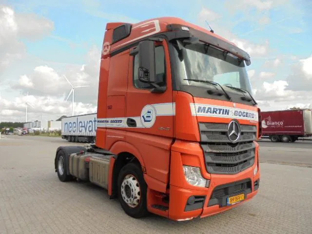 Mercedes-Benz Actros 1840 - Gjysmë-kamion: foto 2 Mercedes-Benz Actros 1840 - Gjysmë-kamion: foto 2