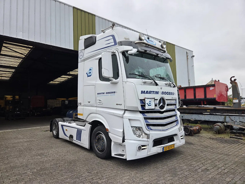 Mercedes-Benz Actros 1842 LS CABINE SCHADE NL TRUCK - Gjysmë-kamion: foto 2 Mercedes-Benz Actros 1842 LS CABINE SCHADE NL TRUCK - Gjysmë-kamion: foto 2