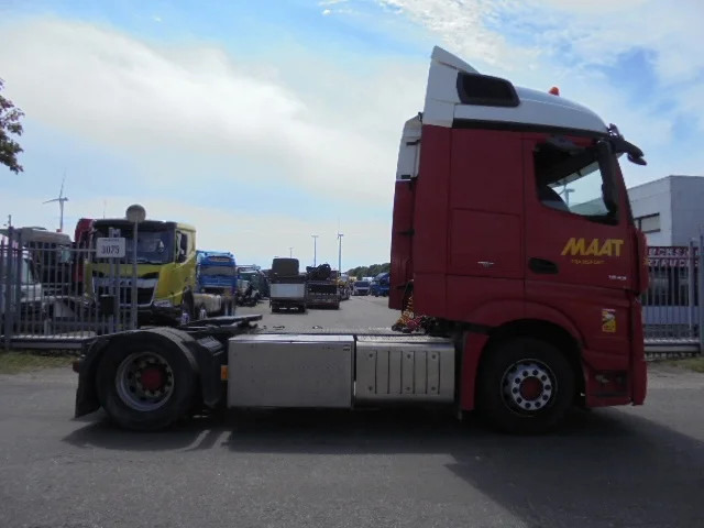 Mercedes-Benz Actros 1843 - Gjysmë-kamion: foto 4 Mercedes-Benz Actros 1843 - Gjysmë-kamion: foto 4