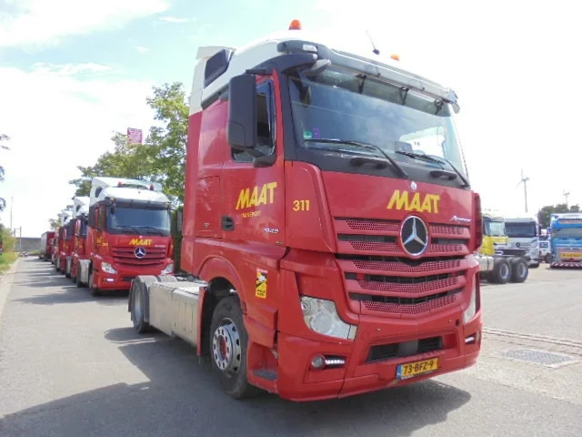 Mercedes-Benz Actros 1843 - Gjysmë-kamion: foto 3 Mercedes-Benz Actros 1843 - Gjysmë-kamion: foto 3