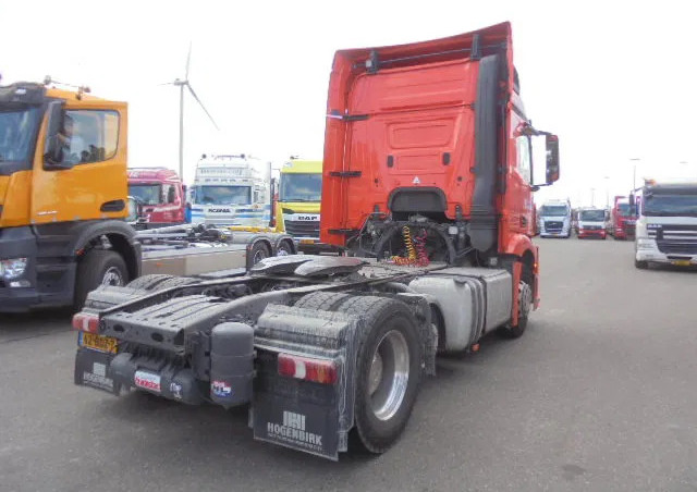 Mercedes-Benz Actros 2343 6X2 VOORLOOPAS - Gjysmë-kamion: foto 4 Mercedes-Benz Actros 2343 6X2 VOORLOOPAS - Gjysmë-kamion: foto 4