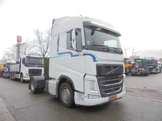 Volvo FH 420 NL TRUCK APK 09-26 - Gjysmë-kamion: foto 3 Volvo FH 420 NL TRUCK APK 09-26 - Gjysmë-kamion: foto 3