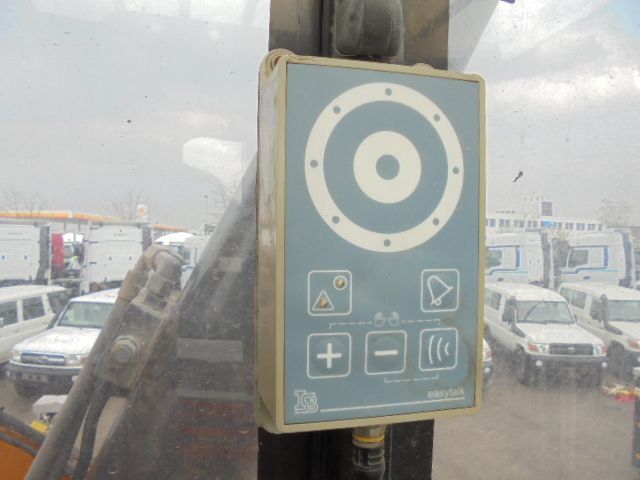 Platformë ajrore e montuar në kamion Hino 700 6X4: foto 20 Platformë ajrore e montuar në kamion Hino 700 6X4: foto 20