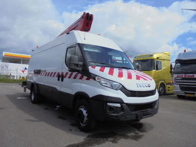 Iveco Daily 70 70C17 - Kamioni, Kamion me vinç: foto 2 Iveco Daily 70 70C17 - Kamioni, Kamion me vinç: foto 2