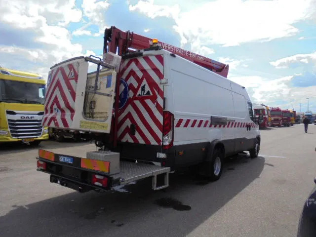 Iveco Daily 70 70C17 - Kamioni, Kamion me vinç: foto 5 Iveco Daily 70 70C17 - Kamioni, Kamion me vinç: foto 5