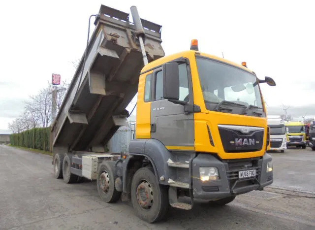 MAN TGS 35.400 8X4 RHD - Kamion vetëshkarkues: foto 1 MAN TGS 35.400 8X4 RHD - Kamion vetëshkarkues: foto 1