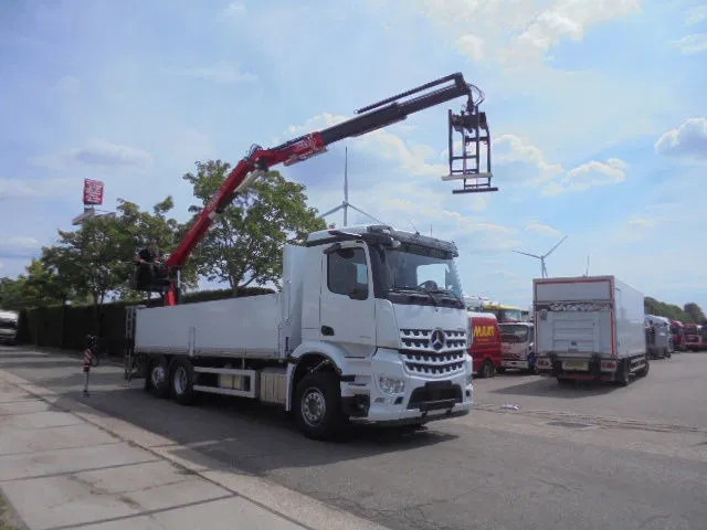 Mercedes-Benz Arocs 2545 + RETARDER 6X2 NEW /DEMO - Kamion me vinç: foto 2 Mercedes-Benz Arocs 2545 + RETARDER 6X2 NEW /DEMO - Kamion me vinç: foto 2