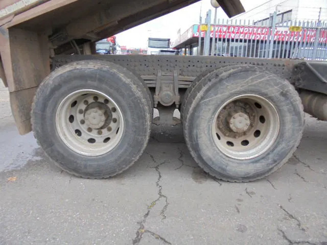 Kamion vetëshkarkues Mercedes-Benz Arocs 3243 K 8X4: foto 15