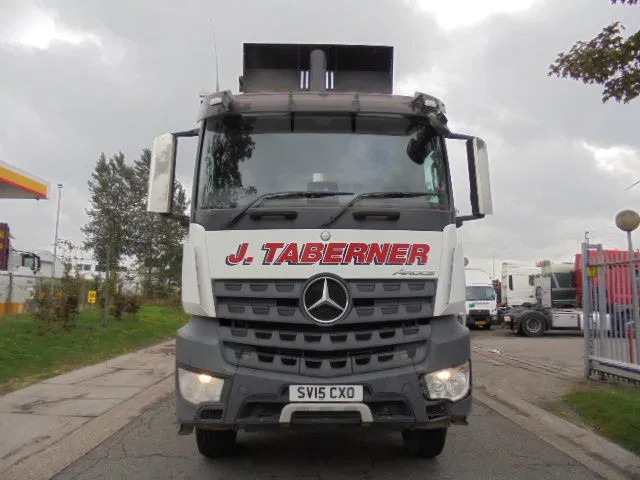 Mercedes-Benz Arocs 3243 K 8X4 - Kamion vetëshkarkues: foto 2 Mercedes-Benz Arocs 3243 K 8X4 - Kamion vetëshkarkues: foto 2