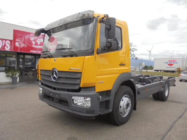 Mercedes-Benz Atego 1518 NEW DEMO MET FABRIEKS GARANTIE - Kamion kabinë-shasi: foto 1 Mercedes-Benz Atego 1518 NEW DEMO MET FABRIEKS GARANTIE - Kamion kabinë-shasi: foto 1