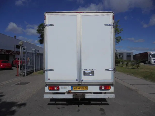 Nissan Cabstar 35.14 - Kamioncine me kontinier: foto 5 Nissan Cabstar 35.14 - Kamioncine me kontinier: foto 5
