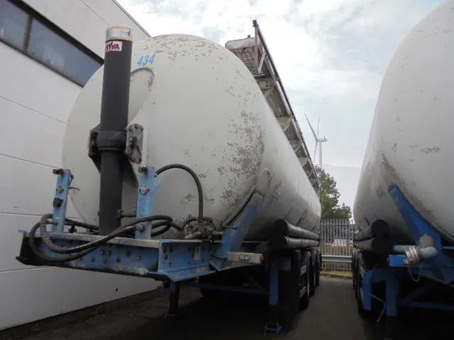 SPITZER EUROVRAC BP SK50 - Gjysmë rimorkio me bot: foto 1 SPITZER EUROVRAC BP SK50 - Gjysmë rimorkio me bot: foto 1