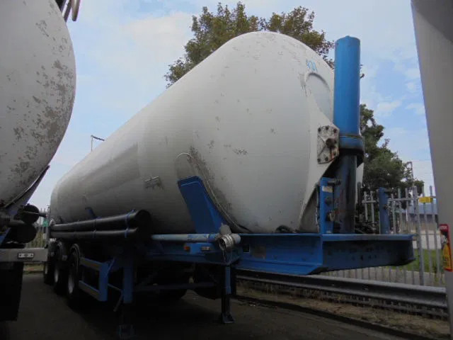 SPITZER EUROVRAC BP SK50 - Gjysmë rimorkio me bot: foto 2 SPITZER EUROVRAC BP SK50 - Gjysmë rimorkio me bot: foto 2