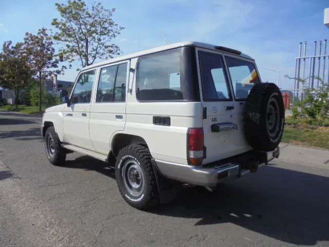 Veturë Toyota Land Cruiser HZJ76L 4X4 EXPORT OUTSIDE EU ONLY: foto 17