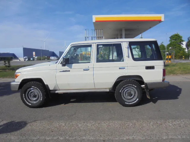 Veturë Toyota Land Cruiser HZJ76L 4X4 EXPORT OUTSIDE EU ONLY: foto 7