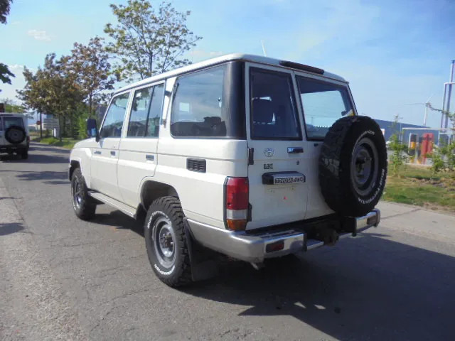 Veturë Toyota Land Cruiser HZJ76L 4X4 EXPORT OUTSIDE EU ONLY: foto 6