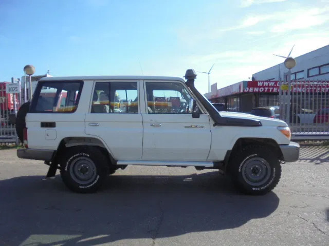 Veturë Toyota Land Cruiser HZJ76L 4X4 EXPORT OUTSIDE EU ONLY: foto 16