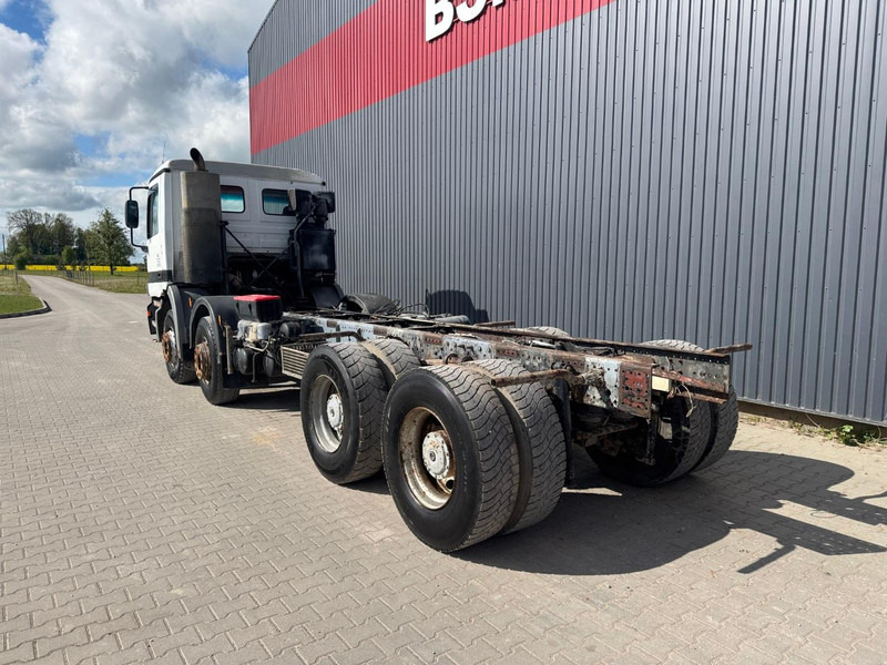 Mercedes-Benz Actros 3235 - Kamion kabinë-shasi: foto 5 Mercedes-Benz Actros 3235 - Kamion kabinë-shasi: foto 5