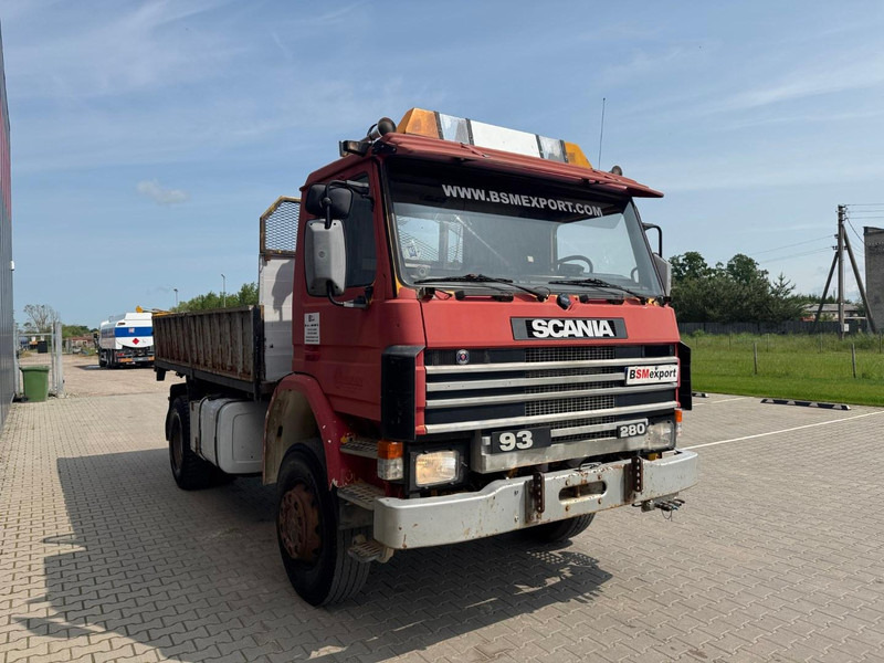 Scania 93, 4x4 - Kamion vetëshkarkues: foto 3 Scania 93, 4x4 - Kamion vetëshkarkues: foto 3