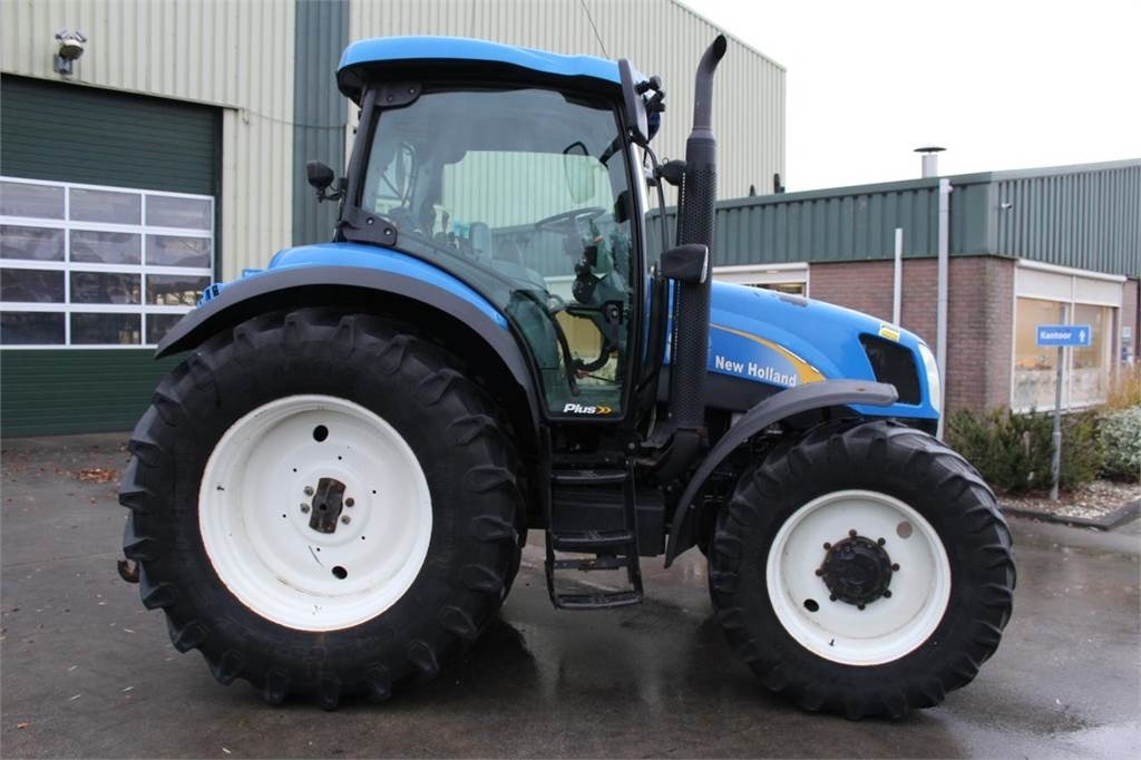 New Holland T6010 Plus - Traktor: foto 4 New Holland T6010 Plus - Traktor: foto 4