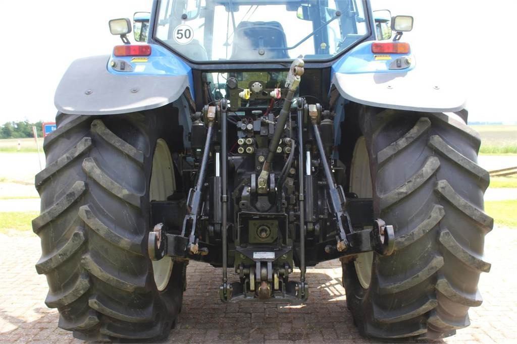 New Holland TM175 - Traktor: foto 5 New Holland TM175 - Traktor: foto 5