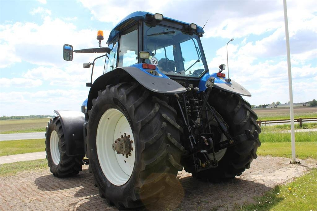 New Holland TM175 - Traktor: foto 3 New Holland TM175 - Traktor: foto 3