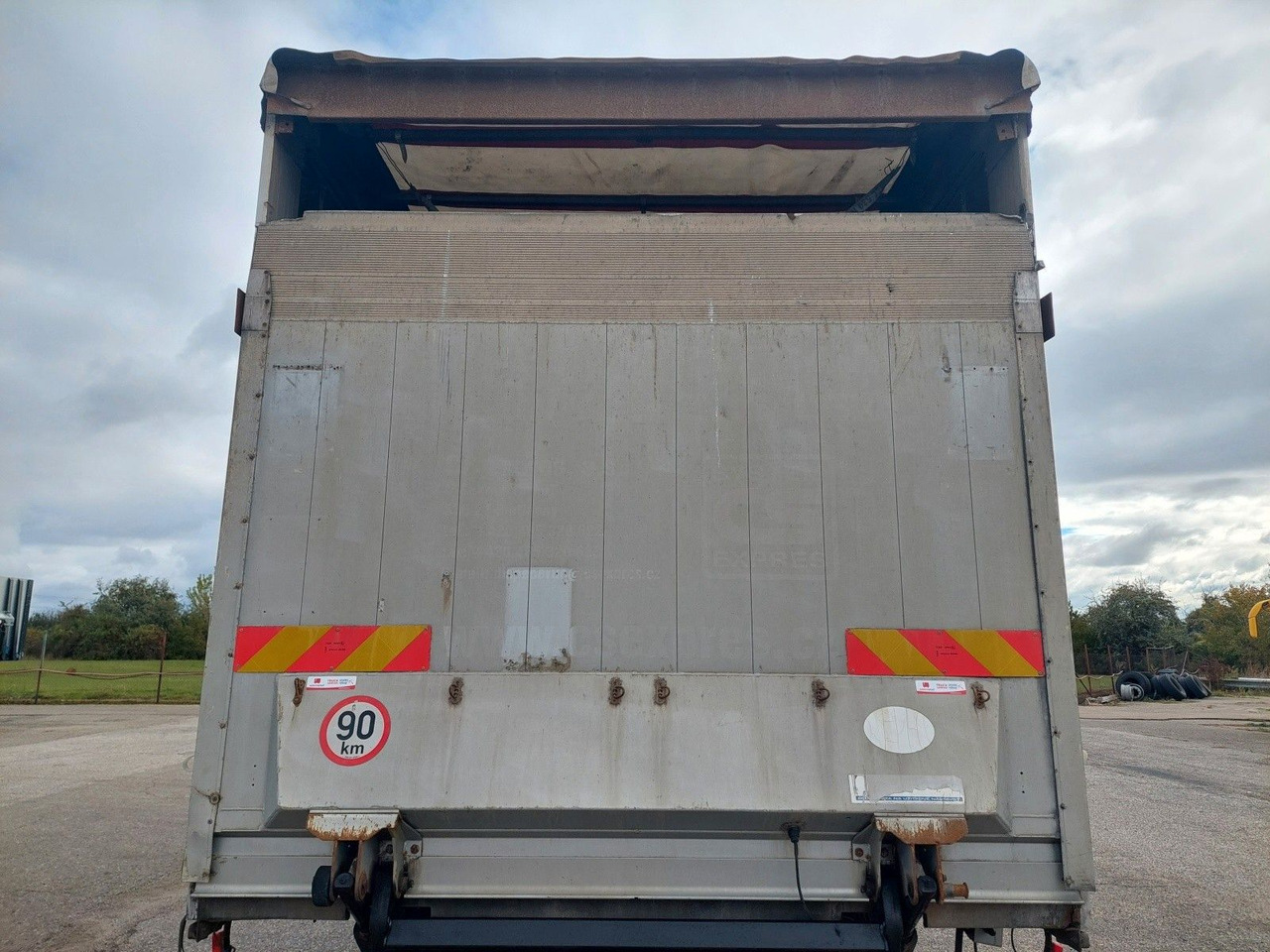 DAF FA LF 45.220 G12 4x2 - Kamion me tendë: foto 5 DAF FA LF 45.220 G12 4x2 - Kamion me tendë: foto 5