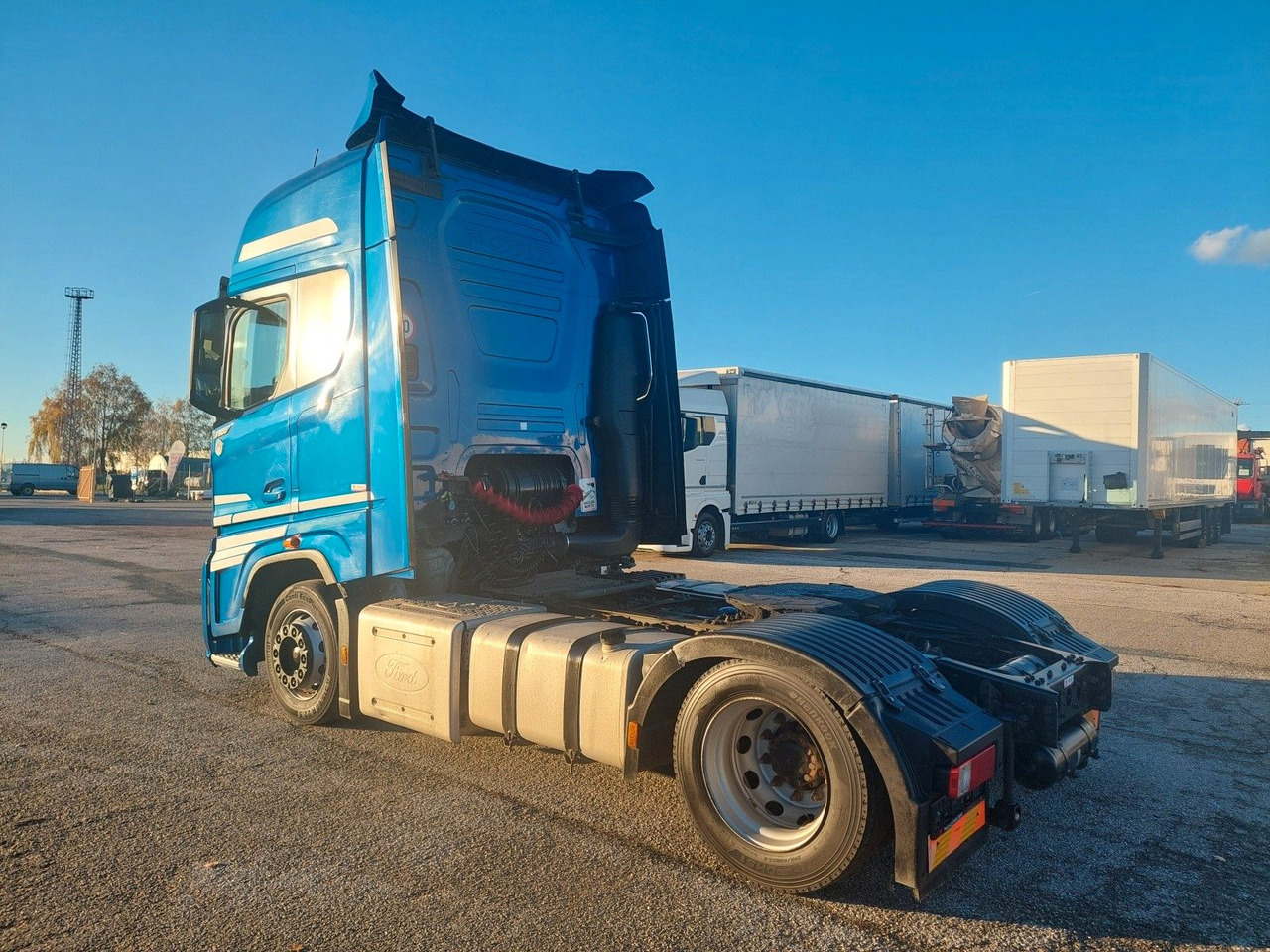 Ford F-Max 1850 LL - Gjysmë-kamion: foto 3 Ford F-Max 1850 LL - Gjysmë-kamion: foto 3