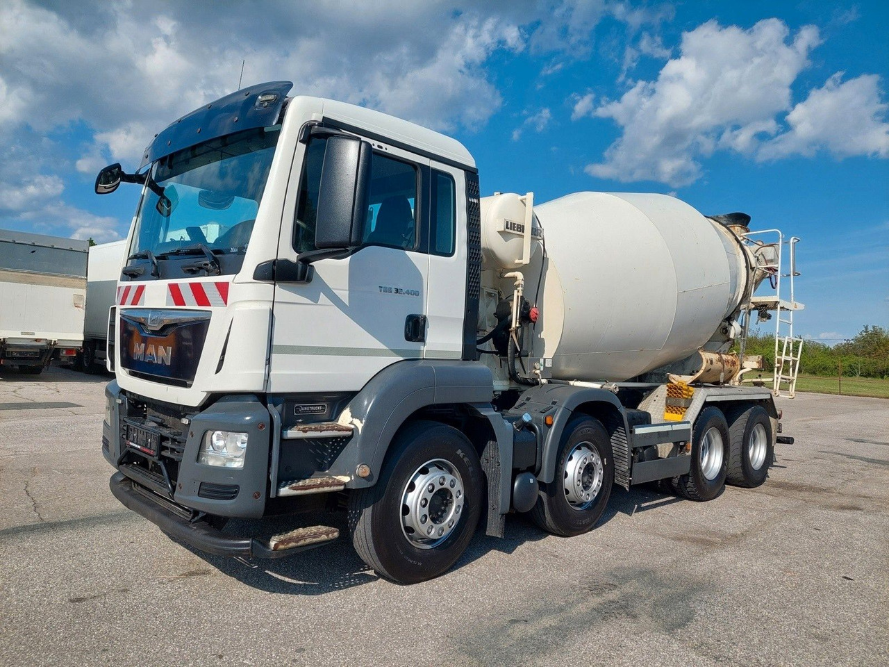 MAN TGS 32.400 8X4 BB Liebherr 9 m³ - Autobetoniere: foto 1 MAN TGS 32.400 8X4 BB Liebherr 9 m³ - Autobetoniere: foto 1