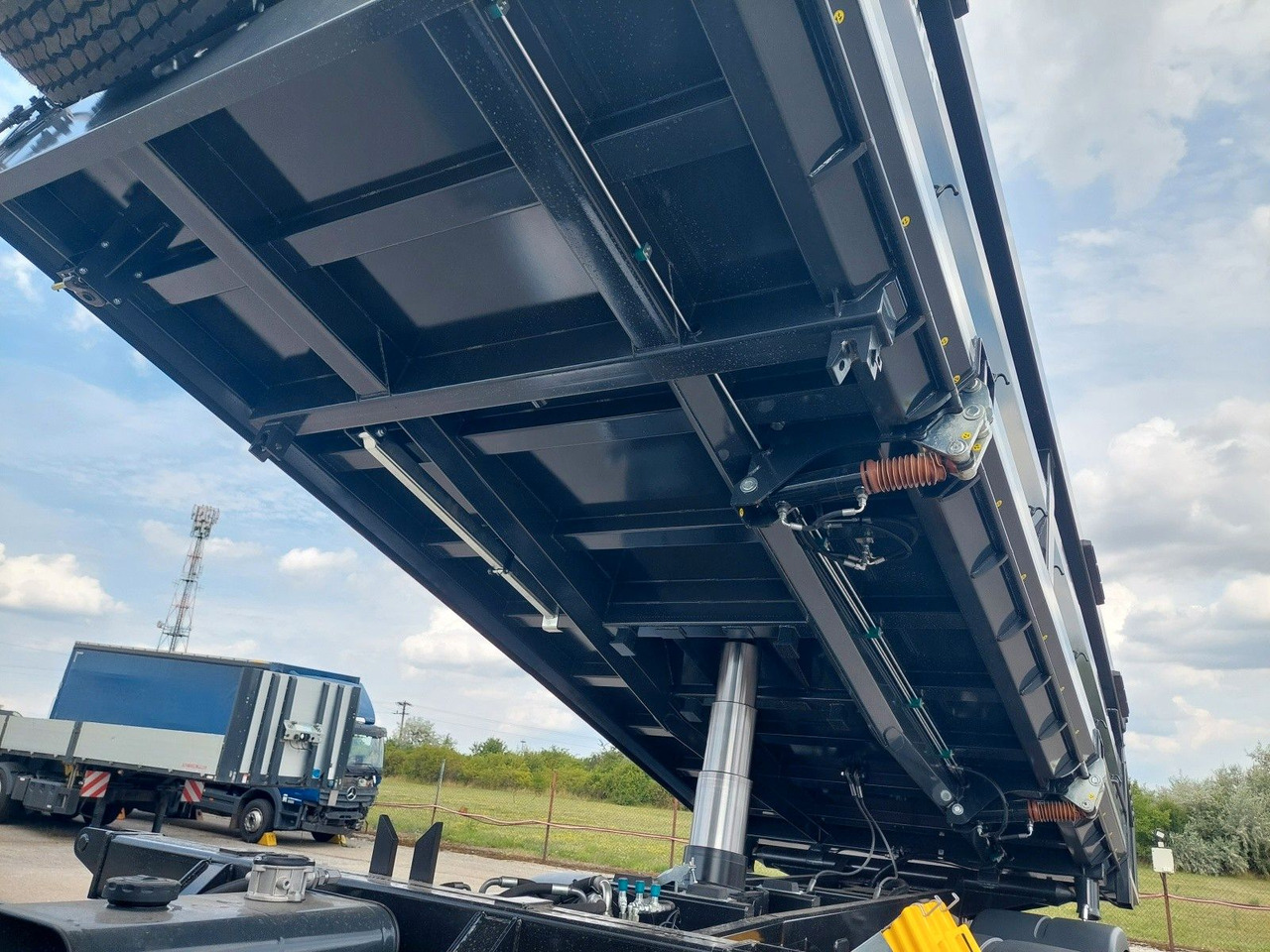 MAN TGS 41.520 8X6 BB CH - Kamion vetëshkarkues: foto 5 MAN TGS 41.520 8X6 BB CH - Kamion vetëshkarkues: foto 5