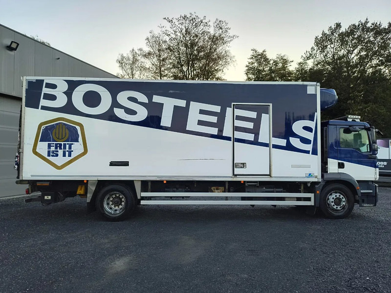 MAN TGM 18.250 2 COMPARTMENTS - 2000KG TAIL LIFT - PROBLEM COOLING UNIT - Kamion frigorifer: foto 4 MAN TGM 18.250 2 COMPARTMENTS - 2000KG TAIL LIFT - PROBLEM COOLING UNIT - Kamion frigorifer: foto 4