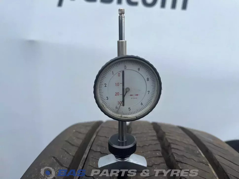 Continental Continental 315/70R22.5 Hybrid HS5 156/150 M+S 3PMSF gebruikte set - Gomë për Kamioni: foto 3 Continental Continental 315/70R22.5 Hybrid HS5 156/150 M+S 3PMSF gebruikte set - Gomë për Kamioni: foto 3