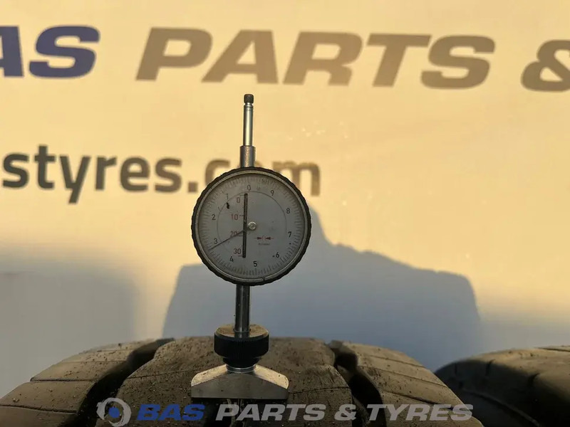 Goodyear Goodyear 13R22.5 OMNITRAC S 156/150 K M+S 3PMSF gebruikte set - Gomë për Kamioni: foto 3 Goodyear Goodyear 13R22.5 OMNITRAC S 156/150 K M+S 3PMSF gebruikte set - Gomë për Kamioni: foto 3