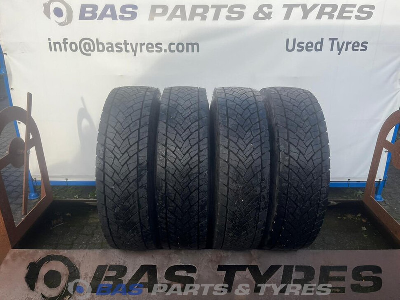 Goodyear Goodyear 295/80R22.5 Kmax D 152/148 K M+S 3PMSF gebruikte set - Gomë për Kamioni: foto 1 Goodyear Goodyear 295/80R22.5 Kmax D 152/148 K M+S 3PMSF gebruikte set - Gomë për Kamioni: foto 1