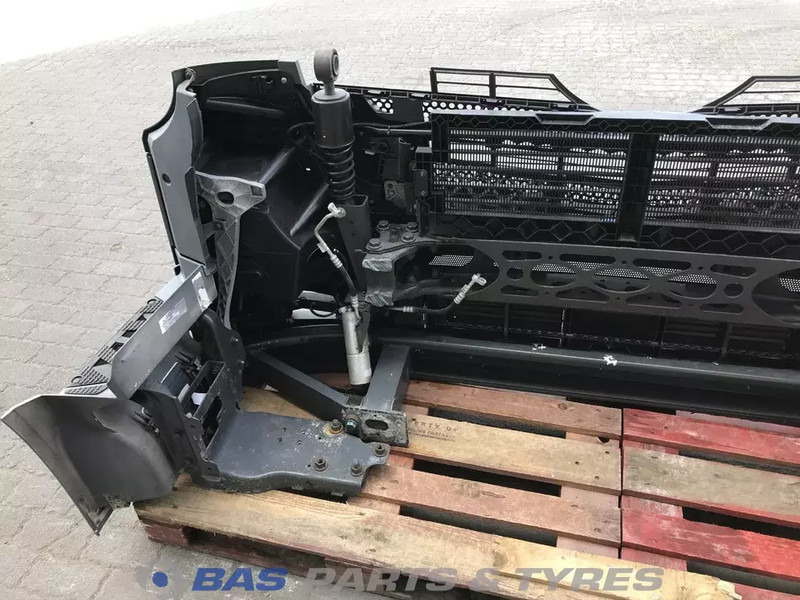 Mercedes-Benz Actros MP4 Bumper Mercedes A 961 310 15 227284 - Parakolp për Kamioni: foto 4 Mercedes-Benz Actros MP4 Bumper Mercedes A 961 310 15 227284 - Parakolp për Kamioni: foto 4