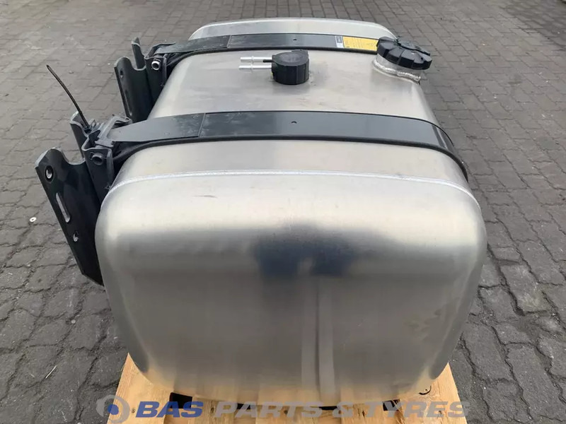 Mercedes-Benz - Serbatori i karburantit për Kamioni: foto 4 Mercedes-Benz - Serbatori i karburantit për Kamioni: foto 4