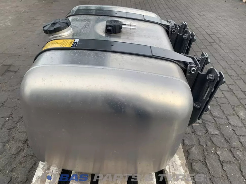 Mercedes-Benz - Serbatori i karburantit për Kamioni: foto 2 Mercedes-Benz - Serbatori i karburantit për Kamioni: foto 2