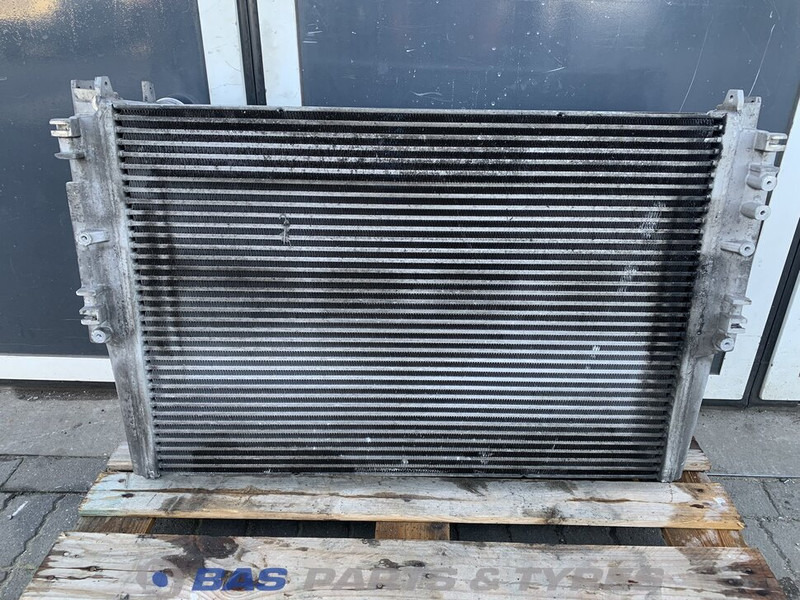 Mercedes-Benz Intercooler Mercedes A 961 500 04 02 - Ftohësi i ndërmjetëm për Kamioni: foto 2 Mercedes-Benz Intercooler Mercedes A 961 500 04 02 - Ftohësi i ndërmjetëm për Kamioni: foto 2