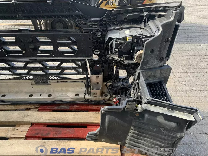 Renault T-Serie Bumper Renault 7482291437 - Parakolp për Kamioni: foto 5 Renault T-Serie Bumper Renault 7482291437 - Parakolp për Kamioni: foto 5