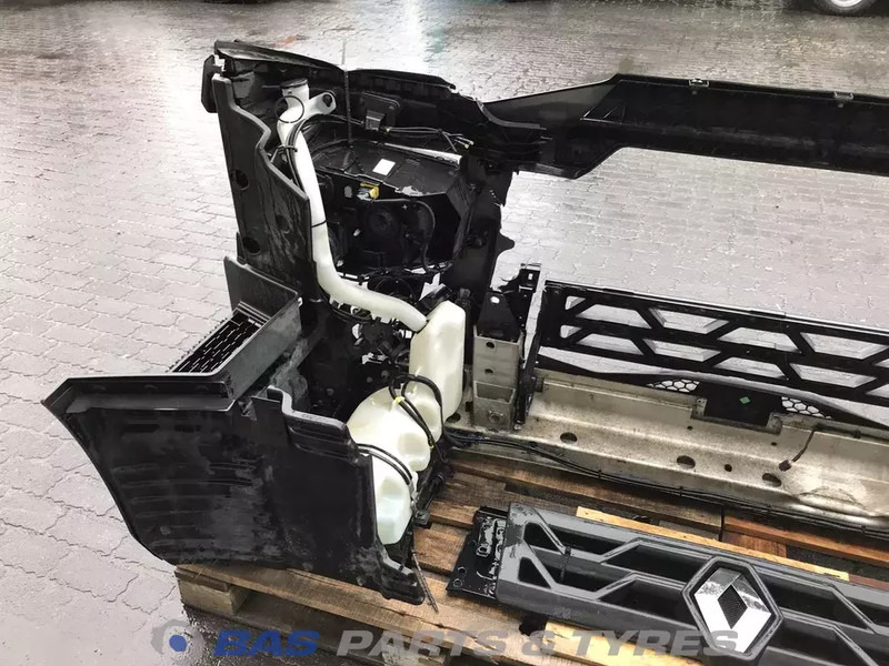 Renault T-Serie Bumper Renault 7482540689 - Parakolp për Kamioni: foto 4 Renault T-Serie Bumper Renault 7482540689 - Parakolp për Kamioni: foto 4