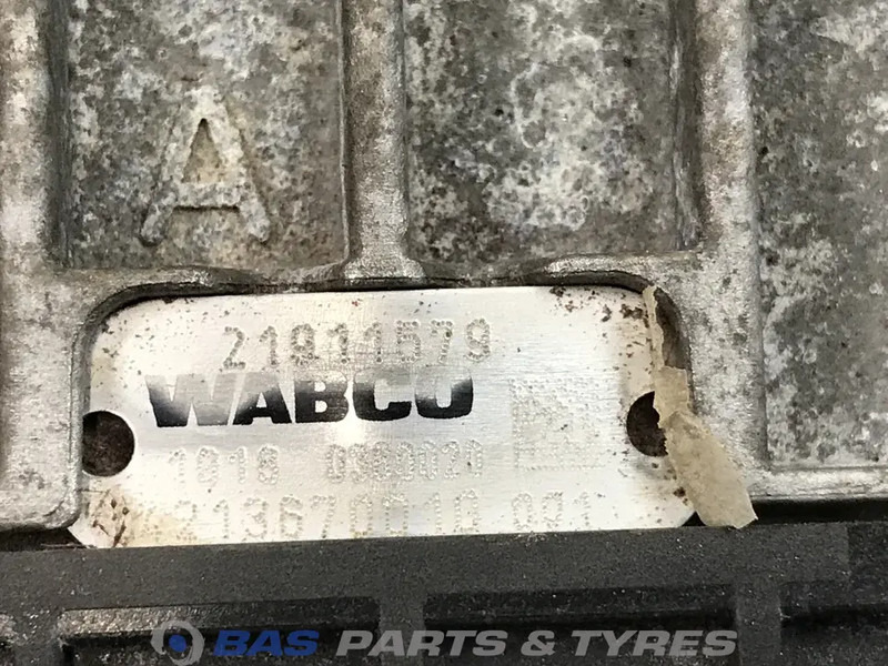 Renault T-Serie Versnellingsbakdeksel Renault 7424213321 - Kutia e marsheve për Kamioni: foto 3 Renault T-Serie Versnellingsbakdeksel Renault 7424213321 - Kutia e marsheve për Kamioni: foto 3