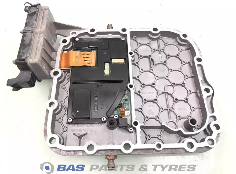 Renault T-Serie Versnellingsbakdeksel Renault 7424213321 - Kutia e marsheve për Kamioni: foto 2 Renault T-Serie Versnellingsbakdeksel Renault 7424213321 - Kutia e marsheve për Kamioni: foto 2