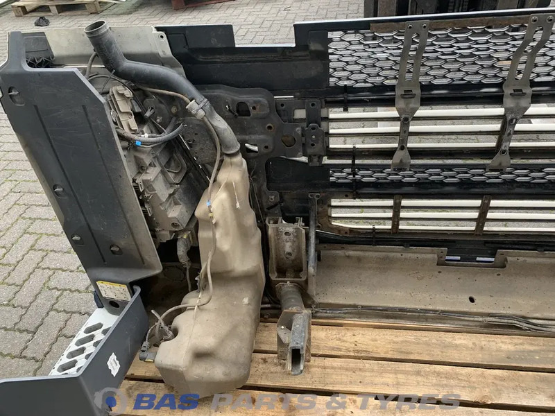 Volvo FH4 Bumper Volvo 82137660 - Parakolp për Kamioni: foto 4 Volvo FH4 Bumper Volvo 82137660 - Parakolp për Kamioni: foto 4