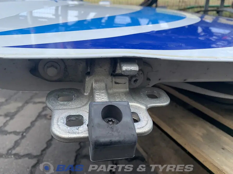 Volvo FH4 - Derë dhe pjesë këmbimi për Kamioni: foto 3 Volvo FH4 - Derë dhe pjesë këmbimi për Kamioni: foto 3